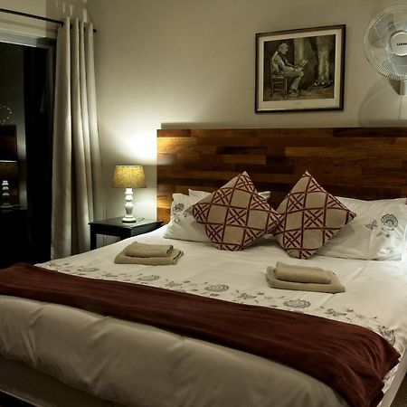 Rest-A-While Guest House - 프레토리아 외부 사진