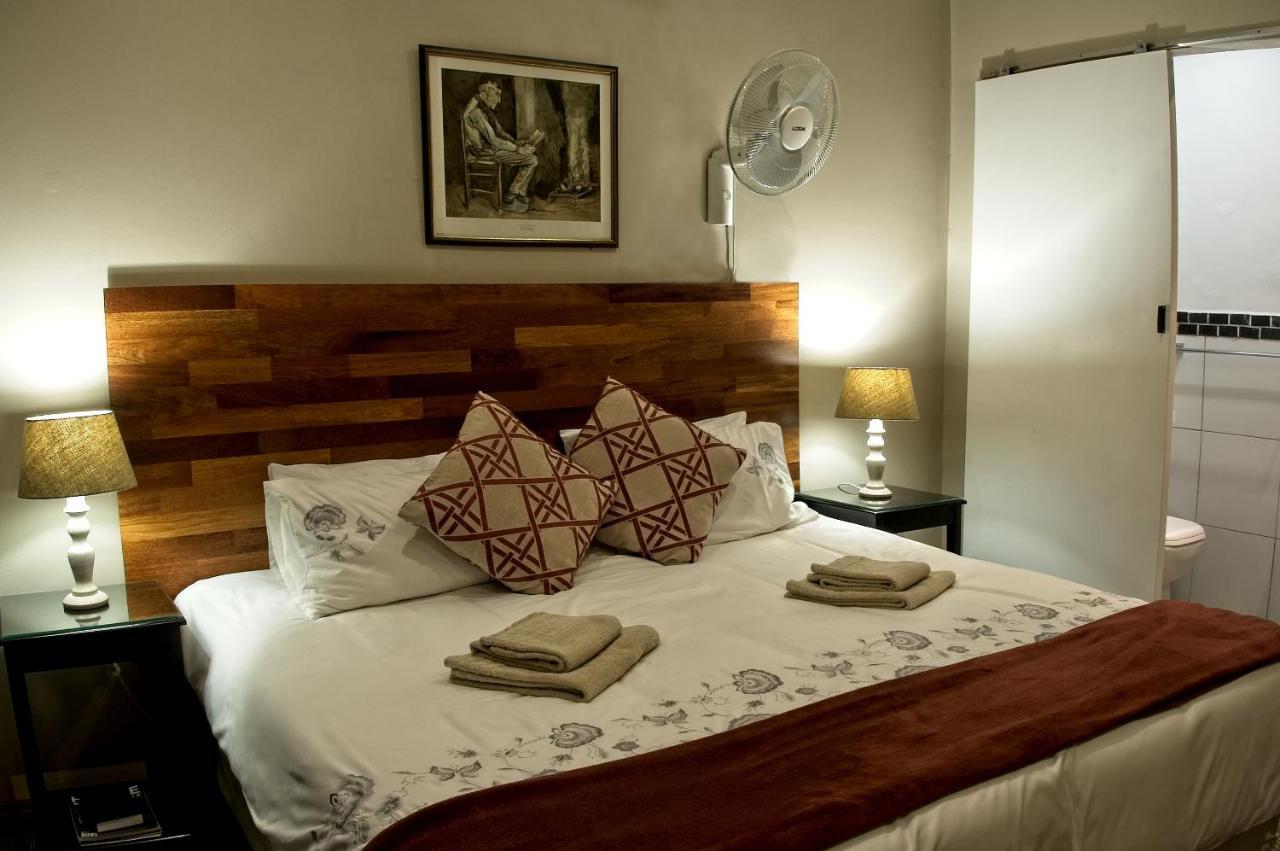 Rest-A-While Guest House - 프레토리아 외부 사진